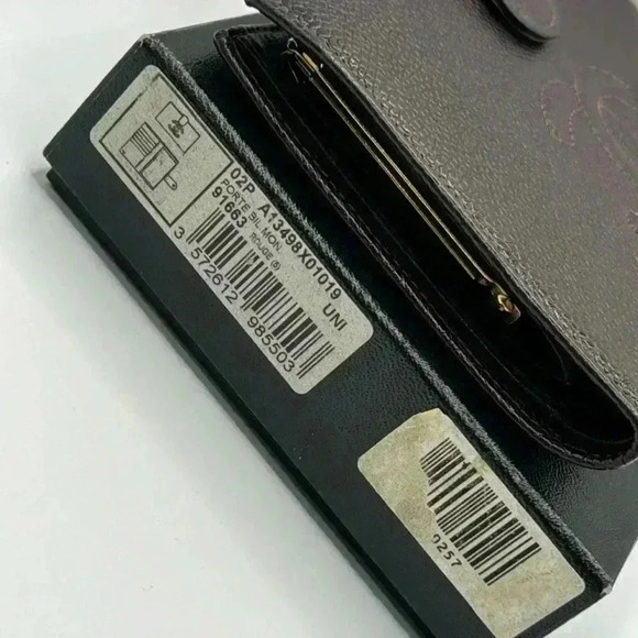 CHANEL CC Kisslock Caviar Bifold Wallet Authentic EUC with Black Box - Picture 14 of 16